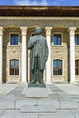 Kovachevtsy, Bulgaristan - 9 Ekim 2016: Evi Müzesi ve Anıtı komünist lider Georgi Dimitrov Köyü Kovachevtsi, Bulgaristan