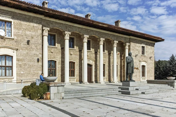 Kovachevtsy, Bulgaristan - 9 Ekim 2016: Evi Müzesi ve Anıtı komünist lider Georgi Dimitrov Köyü Kovachevtsi, Bulgaristan