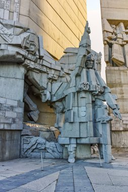 Shumen, Bulgaristan - 10 Nisan 2017: Bulgar devlet anıt Shumen Town yakınındaki kurucuları