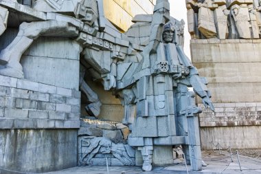 Shumen, Bulgaristan - 10 Nisan 2017: Bulgar devlet anıt Shumen Town yakınındaki kurucuları