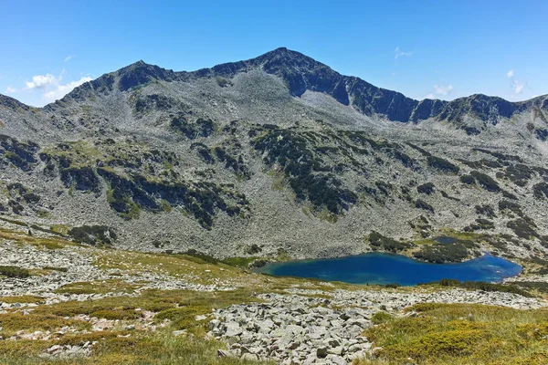 Vue imprenable sur le lac Dalgoto (Le Long), Pirin Mountain — Photo