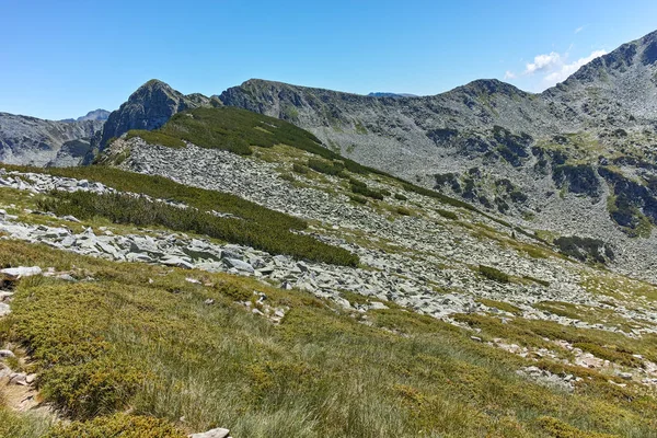 Paysage étonnant de près de lacs Vasilashki, Pirin Mountain — Photo