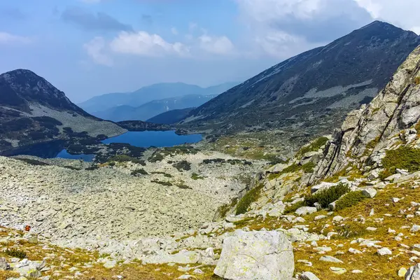 Erstaunliche Landschaft mit gergiyski Seen, Pirin Berg — Stockfoto