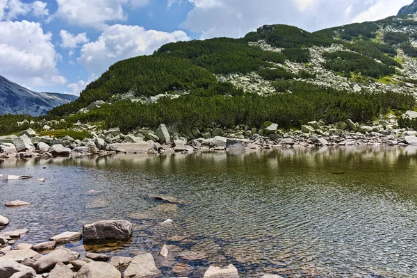 Amazing landscape of Upper Muratovo lake, Pirin Mountain — Stock Photo, Image