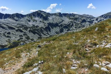 Dalgoto (uzun) Gölü, Pirin Dağı ile manzara