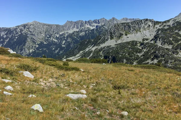 Erstaunliche Sommerlandschaft des Piringebirges — Stockfoto