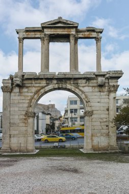 Atina, Yunanistan - 20 Ocak 2017: Arch Hadrian Atina, Yunanistan'ın görünümünü şaşırtıcı
