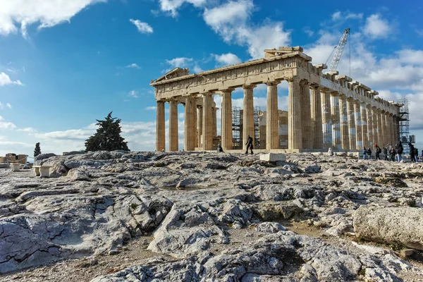 Athens, Yunanistan - 20 Ocak 2017: Parthenon, Atina, Yunanistan akropolisi Panoraması