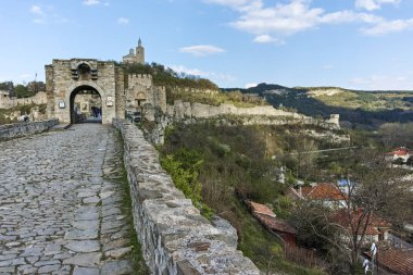 Veliko Tarnovo, Bulgaristan - 9 Nisan 2017: Ortaçağ kale Tsarevets, Veliko Tarnovo kalıntıları