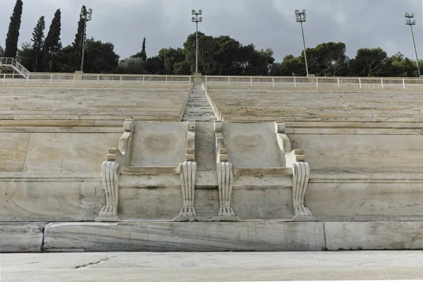 Athens, griechenland - 20. januar 2017: atemberaubender blick auf panathenisches stadion oder kallimaro in athens, griechenland — Stockfoto