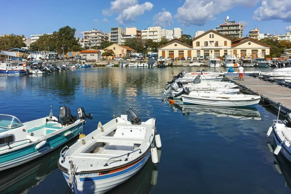 ALEXANDROUPOLI, GRÉCIA - 23 DE SETEMBRO DE 2017: Vista incrível de Porto e cidade de Alexandroupoli, Macedônia Oriental e Trácia — Fotografia de Stock