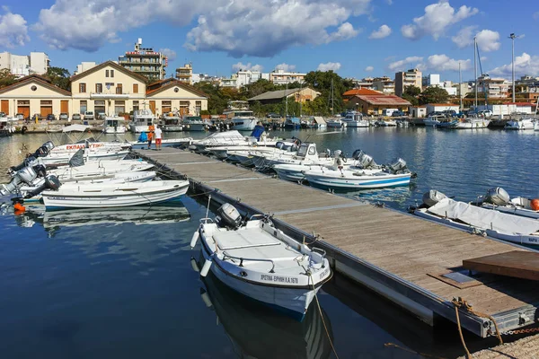 Alexandroupoli, Görögország - 2017. szeptember 23.: Csodálatos kilátás nyílik a kikötő és a város Alexandroupoli, Kelet-Makedónia és Thrákia — Stock Fotó