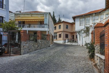 Xanthi, Yunanistan - 23 Eylül 2017: Tipik sokak ve eski evde Xanthi, Yunanistan'ın eski şehir