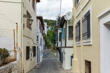 Xanthi, Yunanistan - 23 Eylül 2017: Tipik sokak ve eski evde Xanthi, Yunanistan'ın eski şehir