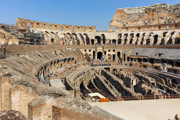 ROME, ITALY - JUNE 24, 2017: People visiting inside part of  Colosseum in city of Rome — Stock Photo, Image