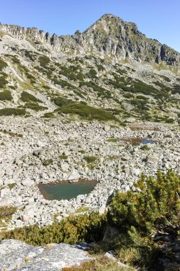 Dzhangal tepe ve Samodivski gölleri, Pirin Dağı ile muhteşem manzara