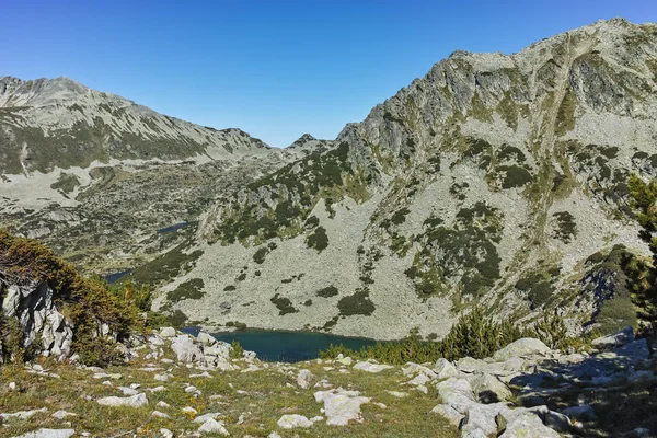 Panorama incredibile con laghi Prevalski e Valyavishki picco chukar, Pirin Mountain — Foto Stock