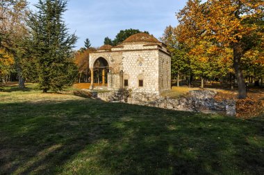 Nis, Sırbistan - 21 Ekim 2017: Sunset görünümünü Bali Camii kale, şehir, Nis