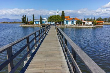 Porto Lagos, Yunanistan - 23 Eylül 2017: Manastır Saint Nicholas Porto Lagos iki ada kasaba Xanthi, Yunanistan yakınında yer alan