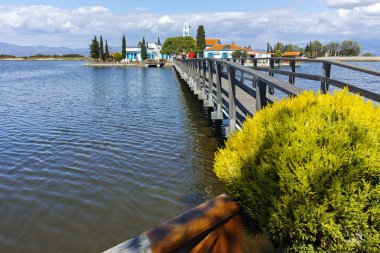 Porto Lagos, Yunanistan - 23 Eylül 2017: Manastır Saint Nicholas Porto Lagos iki ada kasaba Xanthi, Yunanistan yakınında yer alan