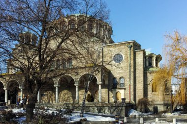 Sofia, Bulgaristan - 5 Şubat 2017: Kış görünümü katedral kilise St. Nedelya Sofya