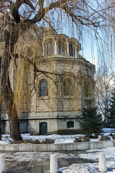 Sofia, Bułgaria - 5 lutego 2017: Widok zima Katedra Kościół St. Sweta Nedelja w Sofii — Zdjęcie stockowe
