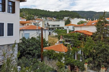 Xanthi, Yunanistan - 23 Eylül 2017: Tipik sokak ve eski evde Xanthi, Yunanistan'ın eski şehir