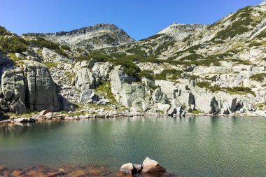 Sol Kralev Dvor pass ve Samodivski gölleri, Pirin Dağı ile manzara