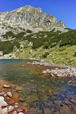 Dzhangal tepe ve Samodivski gölleri, Pirin Dağı ile manzara