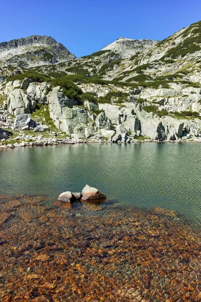 Paisagem com esquerda Kralev Dvor passar e lagos Samodivski, Pirin Mountain — Fotografia de Stock
