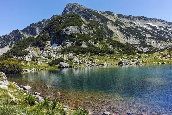 Pemandangan musim panas yang menakjubkan danau Popovo, Pirin Mountain — Stok Foto