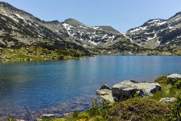 Geweldige zomer landschap van Popovo lake, Pirin-gebergte — Stockfoto