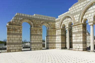 Büyük Bazilikası kalıntıları ilk Bulgar İmparatorluğu Pliska, Bulgaristan başkenti yakınındaki