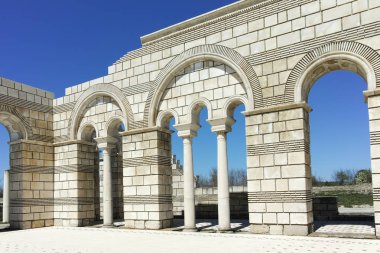 Büyük Bazilikası kalıntıları ilk Bulgar İmparatorluğu Pliska, Bulgaristan başkenti yakınındaki