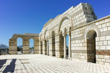 Büyük Bazilikası kalıntıları ilk Bulgar İmparatorluğu Pliska, Bulgaristan başkenti yakınındaki