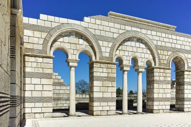 Büyük Bazilikası kalıntıları ilk Bulgar İmparatorluğu Pliska, Bulgaristan başkenti yakınındaki