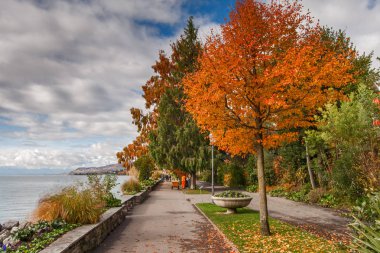 Montreux, İsviçre-29 Ekim 2015: Sonbahar görünümü Montreux ve Cenevre Gölü, Vaud, İsviçre set of