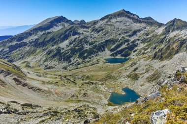 Muhteşem manzara Kamenitsa tepe, Argirovo ve Mitrovo gölleri Dzhano tepe, Pirin Dağı, Bulgaristan üzerinden