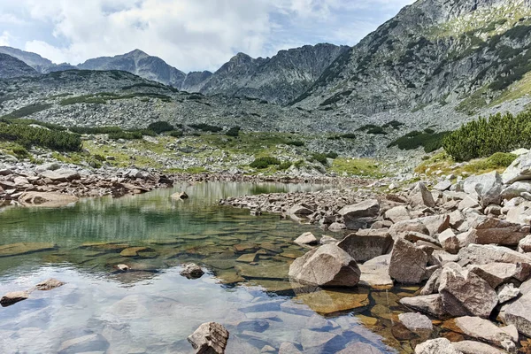 Pemandangan Luar Biasa Dengan Danau Musalenski Dan Puncak Musala Gunung — Stok Foto