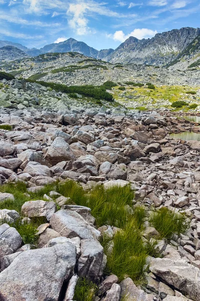 Pemandangan Luar Biasa Dengan Danau Musalenski Dan Puncak Musala Gunung — Stok Foto