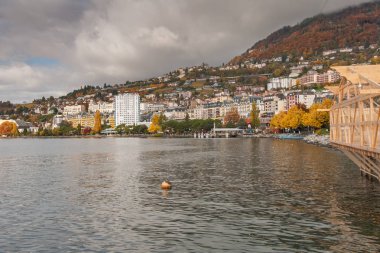 Montreux, İsviçre-29 Ekim 2015: Sonbahar Panoramic view Montreux ve Cenevre Gölü, Vaud, İsviçre