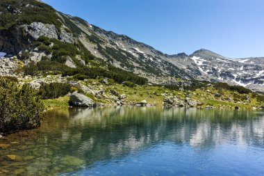 Şaşırtıcı Panorama Dzhano tepe ve Popovo Gölü, Pirin Dağı, Bulgaristan