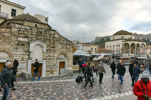 Atina, Yunanistan - 20 Ocak 2017: Monastiraki Panorama Meydanı, Atina, Attica, Yunanistan