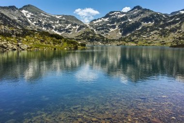 Demirkapiyski Kınalı tepe ve Popovo Gölü, Pirin Dağı, Bulgaristan ile manzara