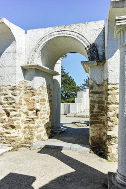 Erken kalıntıları 10.asır yuvarlak kilise St. John ilk Bulgar İmparatorluğu büyük Preslav, Bulgaristan başkenti yakınındaki.