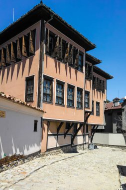Plovdiv, Bulgaristan - 10 Haziran 2017: Bulgar canlanma ve sokak eski şehir Plovdiv, Bulgaristan süre evden