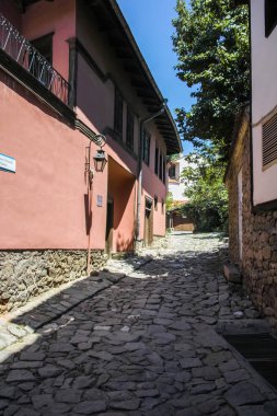 Plovdiv, Bulgaristan - 10 Haziran 2017: Bulgar canlanma ve sokak eski şehir Plovdiv, Bulgaristan süre evden