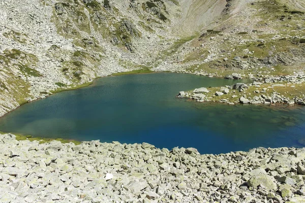 Increíble Paisaje Del Lago Argirovo Cerca Del Pico Dzhano Montaña —  Fotos de Stock