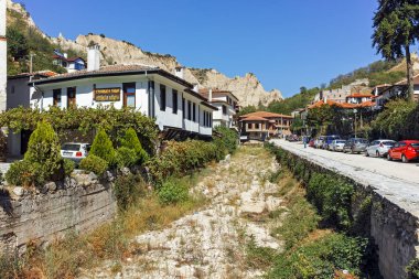 Melnik, Bulgaristan - 7 Eylül 2017: Panorama ile eski evlerde: kasaba Melnik, bölge Yukarı Cuma, Bulgaristan