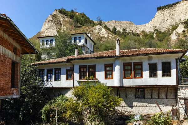 Melnik, Bulgaristan - 7 Eylül 2017: Panorama ile eski evlerde: kasaba Melnik, bölge Yukarı Cuma, Bulgaristan